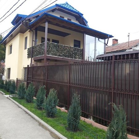 Apartamento Vila Lavinia Buşteni Exterior foto